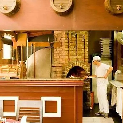 Tafaj Szálloda Tirana